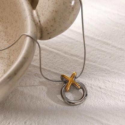 {
  "[Royal&Vicky]Mirabelle Ring Knot Necklace": "[Royal&Vicky] ミラベル リング ノット ネックレス"
}