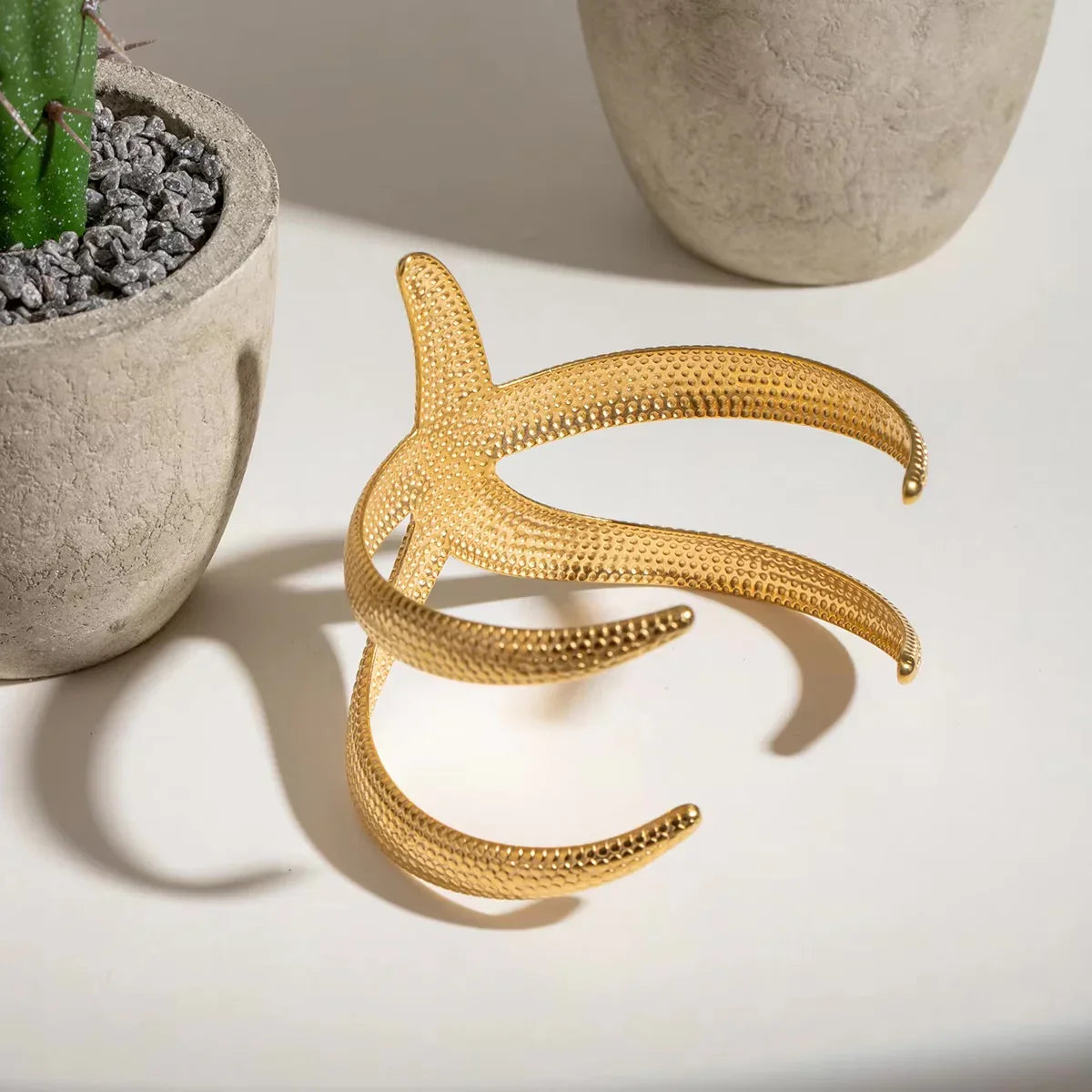 {"[Royal&Vicky]Annika Gold Starfish Cuff"}
