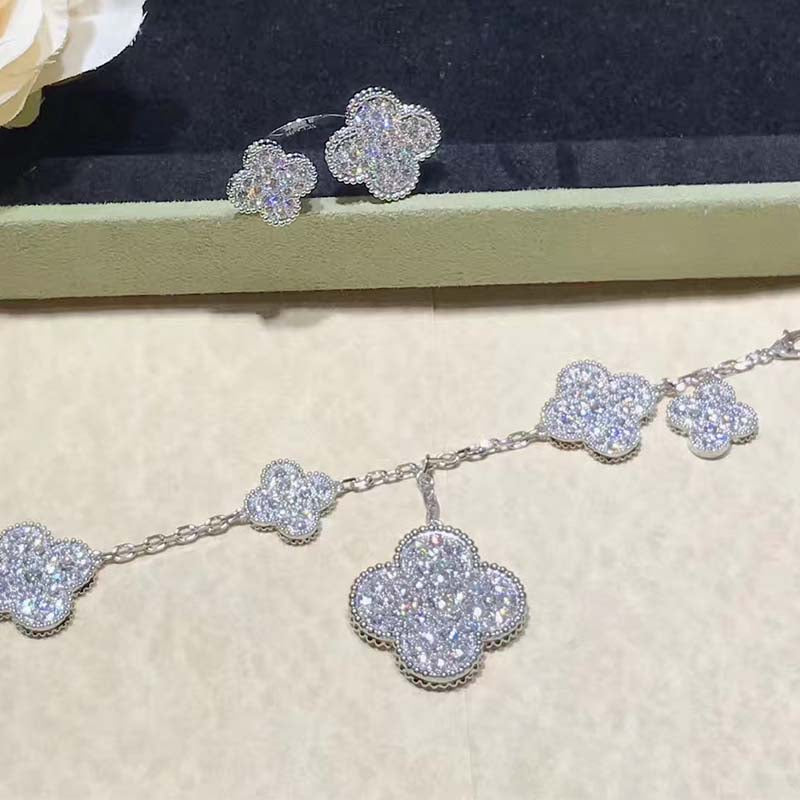 [ROYAL]CLOVER 6 MOTIFS SILVER DIAMOND BRACELET