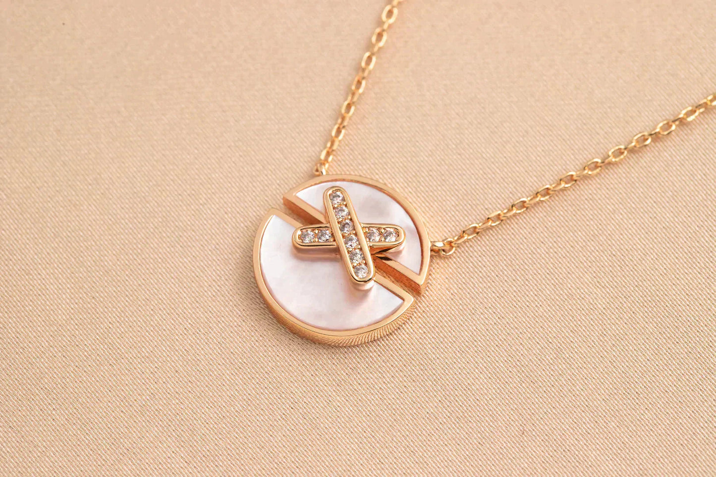 [ROYAL]JEUX DE ROSE GOLD DIAMOND NECKLACE