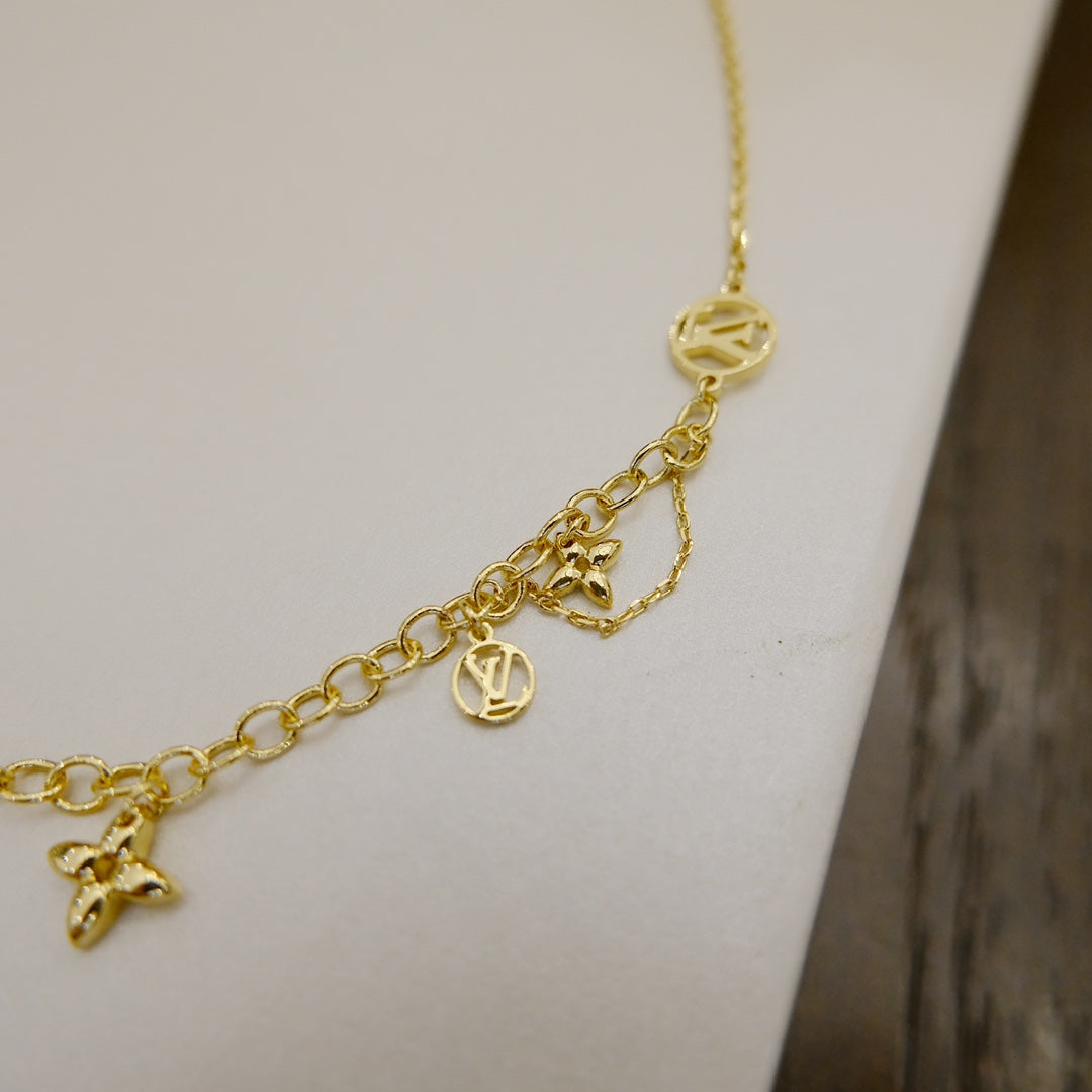 [ROYAL]BLOOMING SUPPLE NECKLACE BRASS