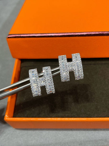 [LUXE]H OHRSTECKER MIT SILBERNEN DIAMANTEN