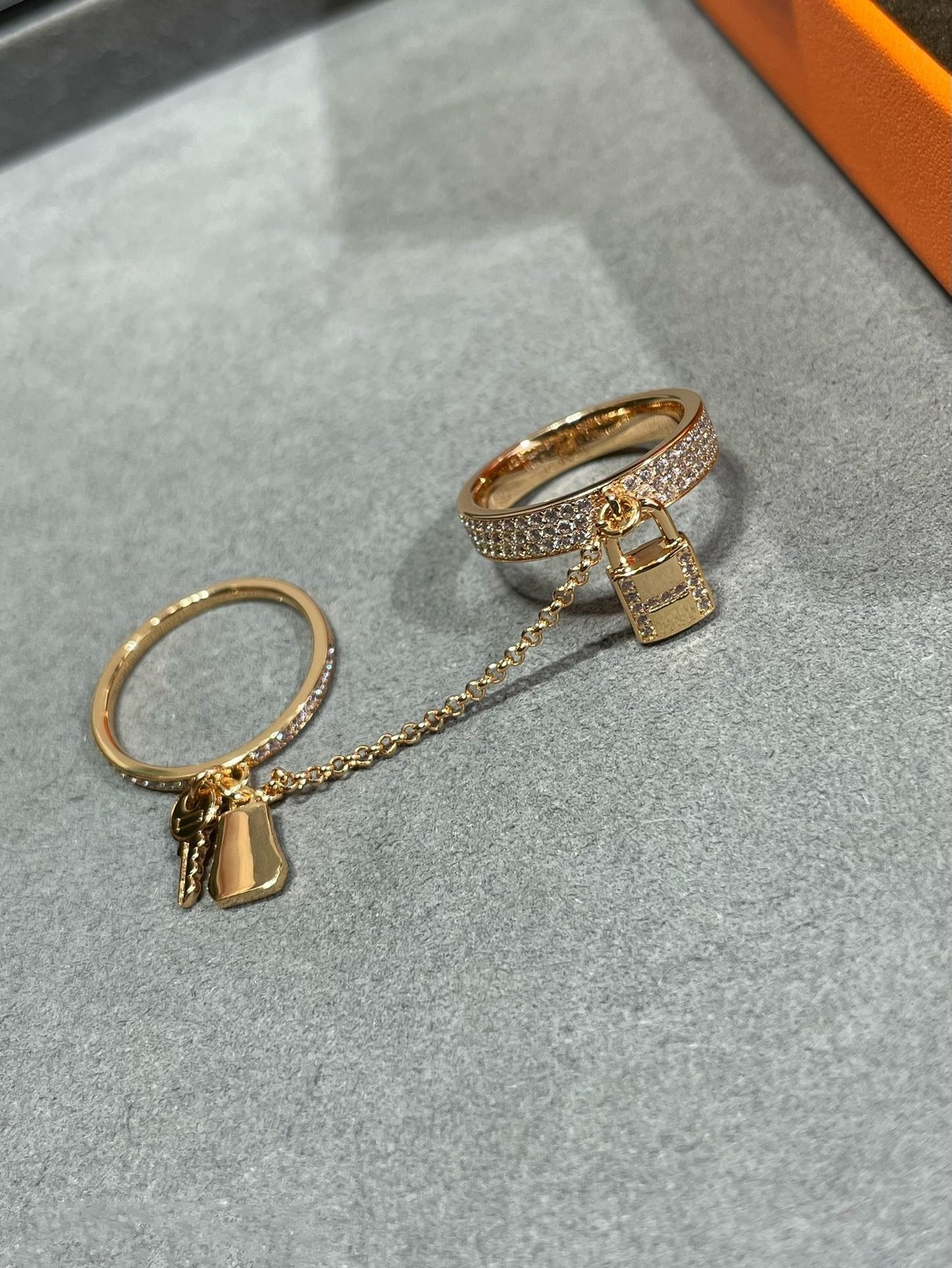 [ROYAL]HM KELLY CLOCHETTE DOUBLE RING IN ROSE GOLD WITH DIAMONDS