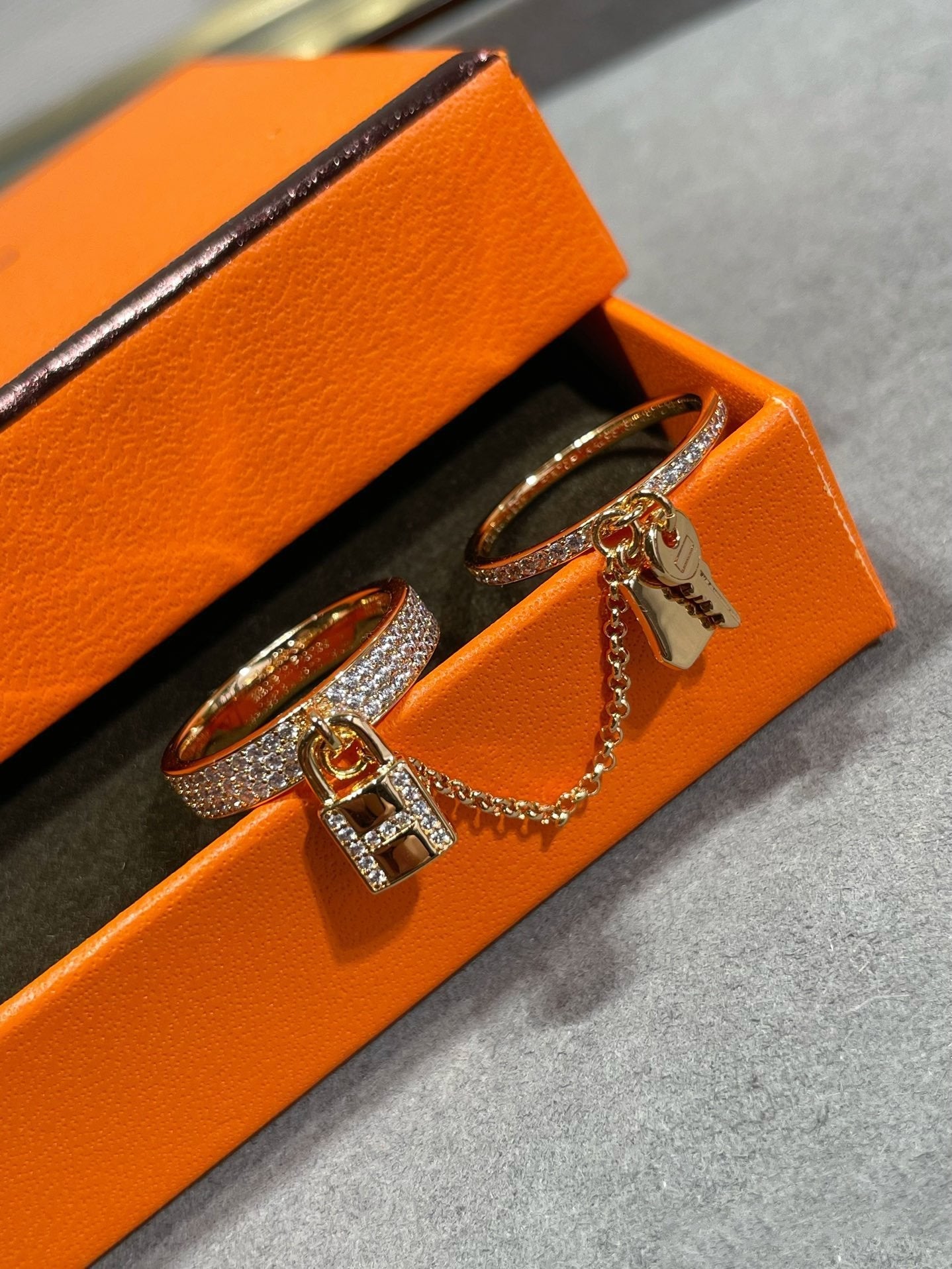 [LUXE]HM KELLY CLOCHETTE DOPPELRING AUS ROSÉGOLD MIT DIAMANTEN