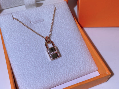 [ROYAL]HM ADVANCED NICHE LOCK HEAD NECKLACE DIAMONDS