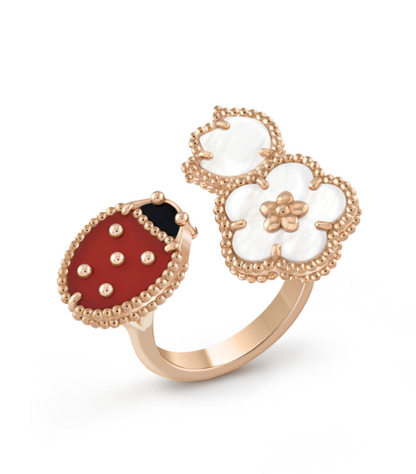 [LUXE] RING AUS ROSÉGOLD MIT LUCKY-3-MOTIV