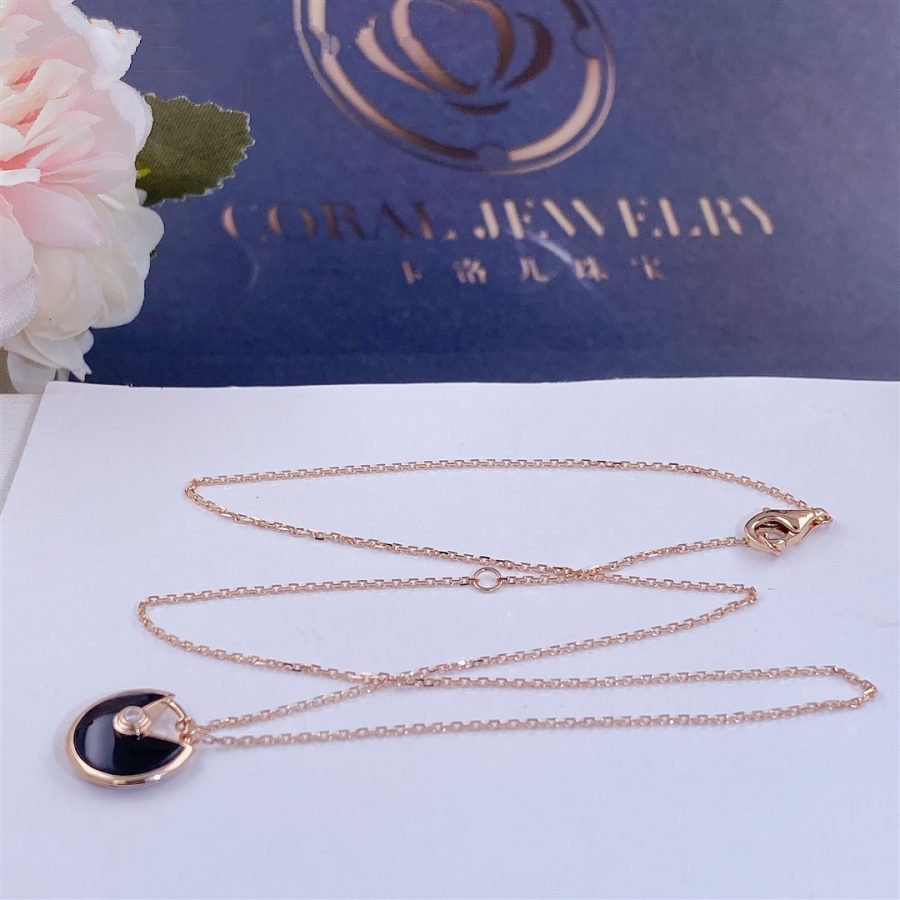 [ROYAL]AMULETTE ROSE GOLD ONYX NECKLACE