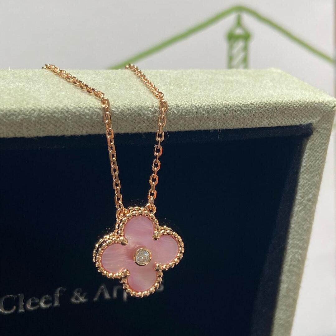 [Royal&Vicky]CLOVER 15MM DIAMOND PINK MOP NECKLACE