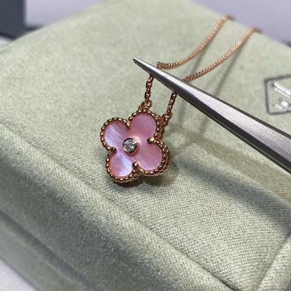 [Royal&Vicky]CLOVER 15MM DIAMOND PINK MOP NECKLACE