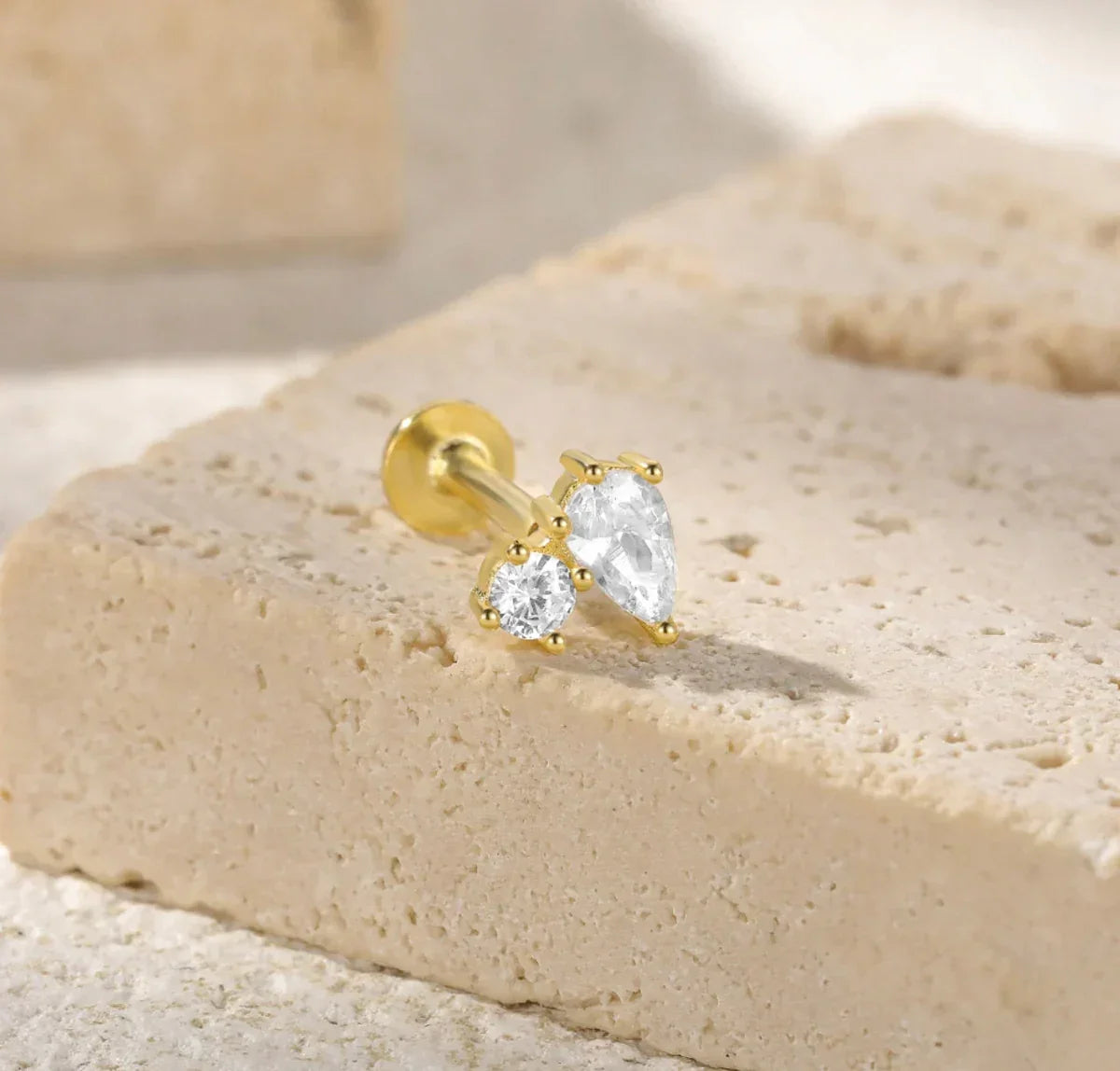 [Royal&Vicky]Kate Diamant-Ohrstecker mit flacher Rückseite