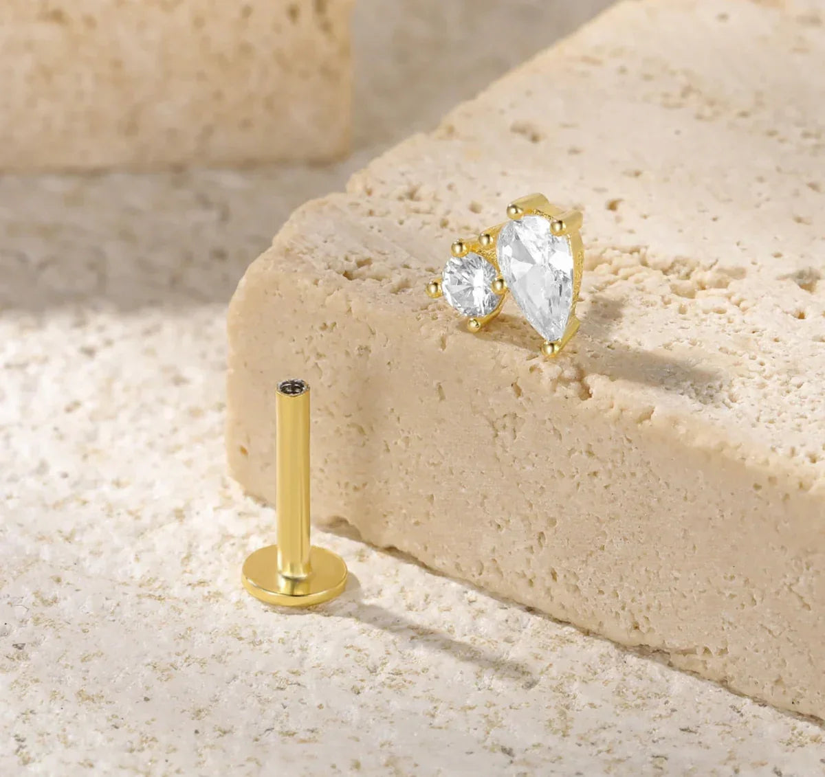 [Royal&Vicky]Kate Diamant-Ohrstecker mit flacher Rückseite