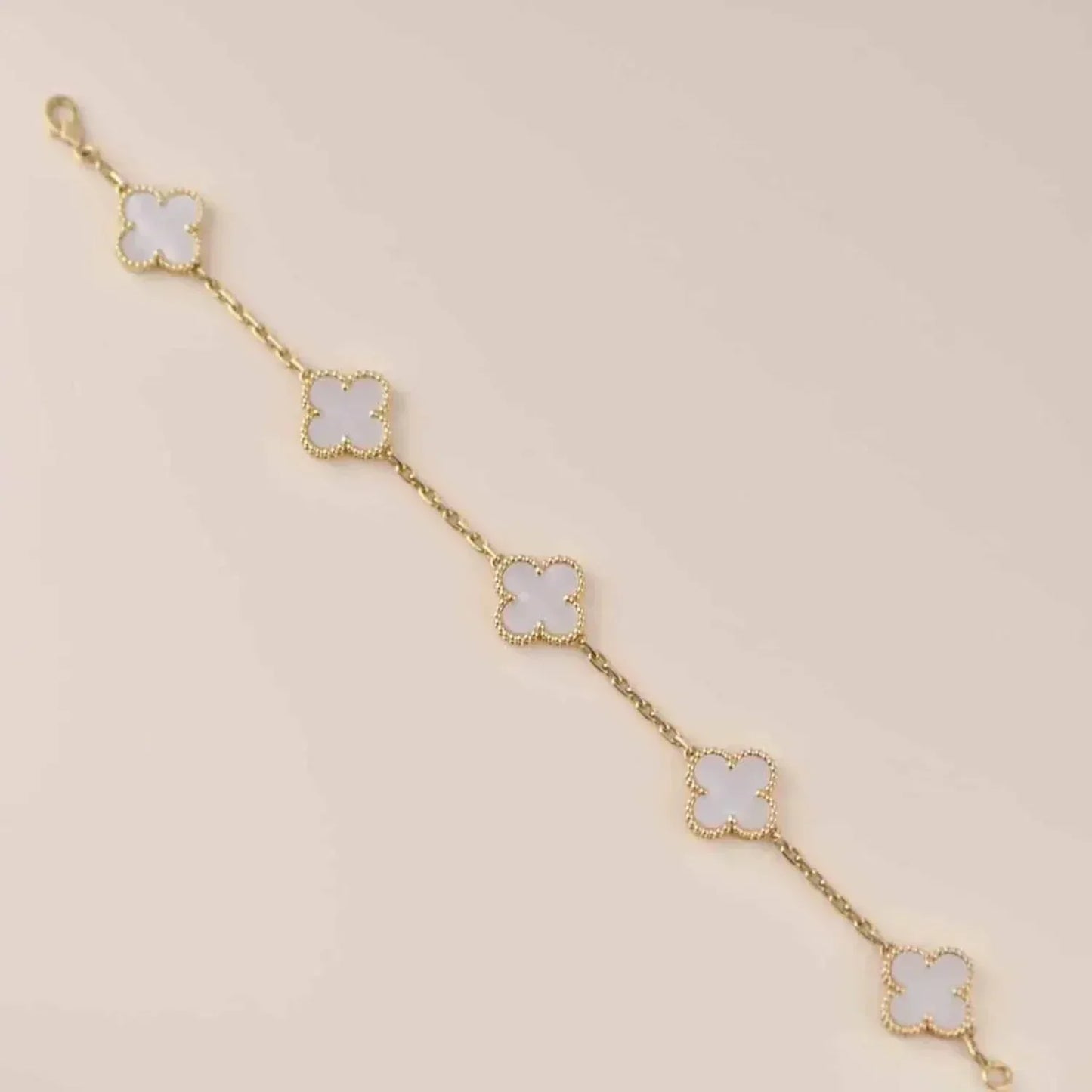 [ROYAL]CLOVER  5 MOTIF WHITE MOP BRACELET