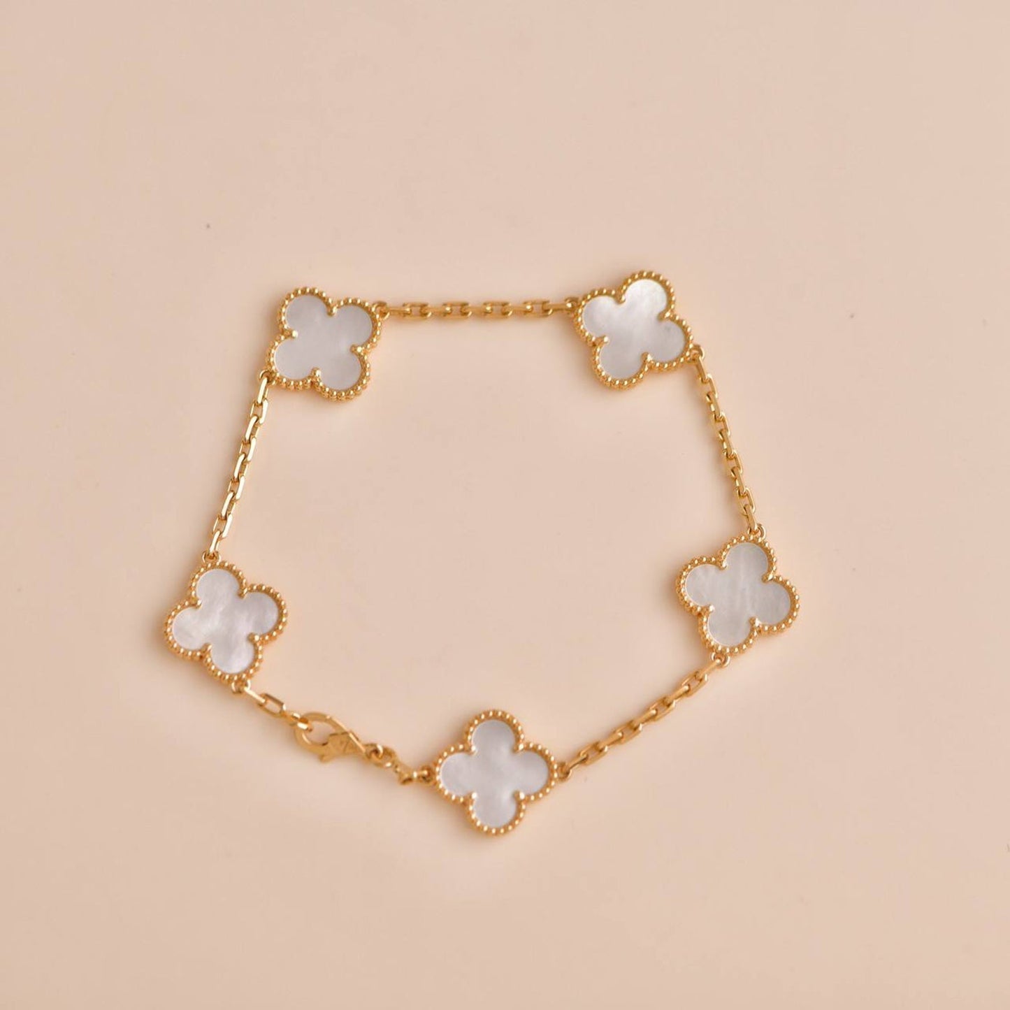 [ROYAL]CLOVER  5 MOTIF WHITE MOP BRACELET