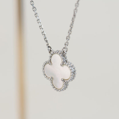 [ROYAL]CLOVER  15MM WHITE MOTHER-OF-PEARL SILVER