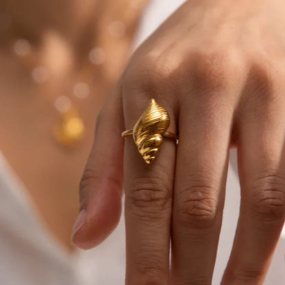 [Royal&Vicky] Rio Goldring
