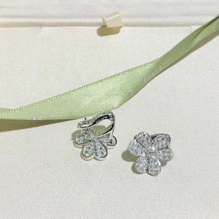 [ROYAL]FRIVOLE SILVER FLOWER DIAMOND EARRINGS