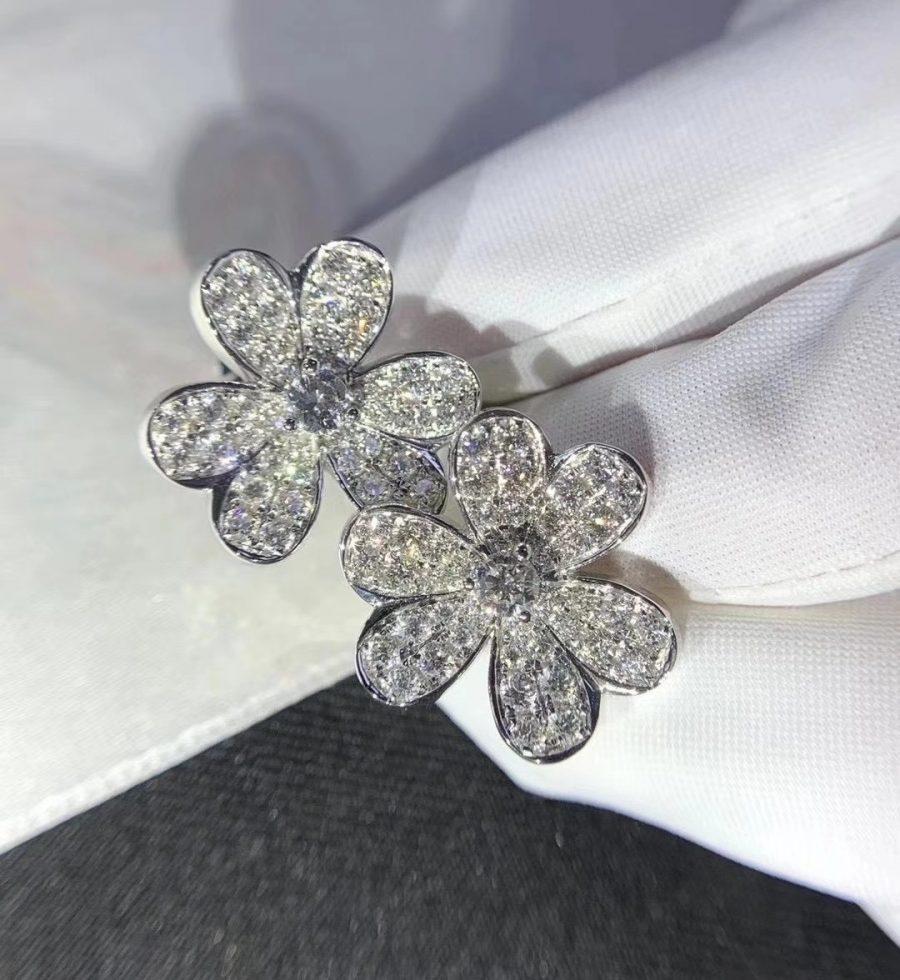 [LUXE]FRIVOLE SILBERNE OHRRINGE MIT DIAMANTEN UND BLUMEN