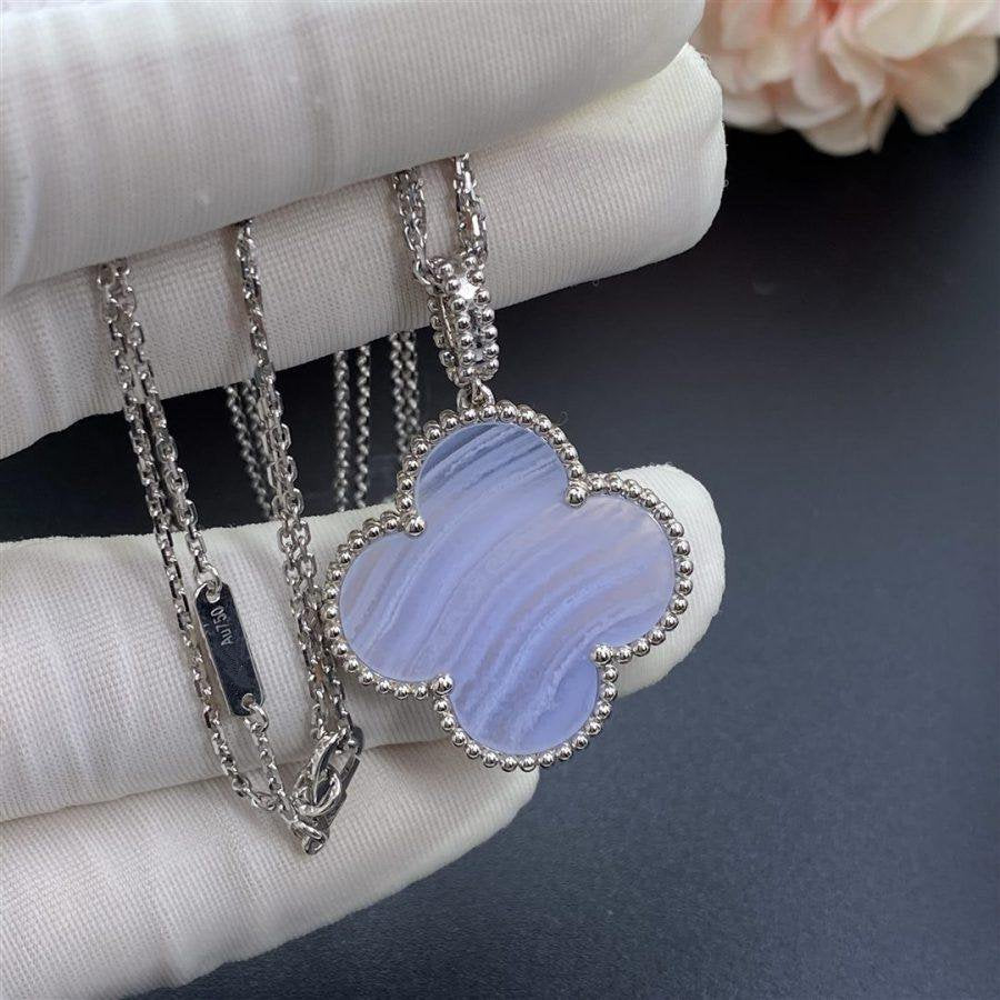 [ROYAL]CLOVER SILVER CHALCEDONY BIG CLOVER NECKLACE