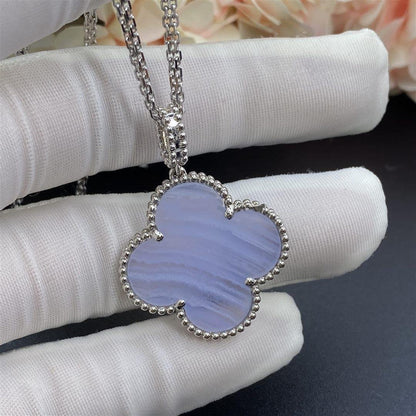 [ROYAL]CLOVER SILVER CHALCEDONY BIG CLOVER NECKLACE