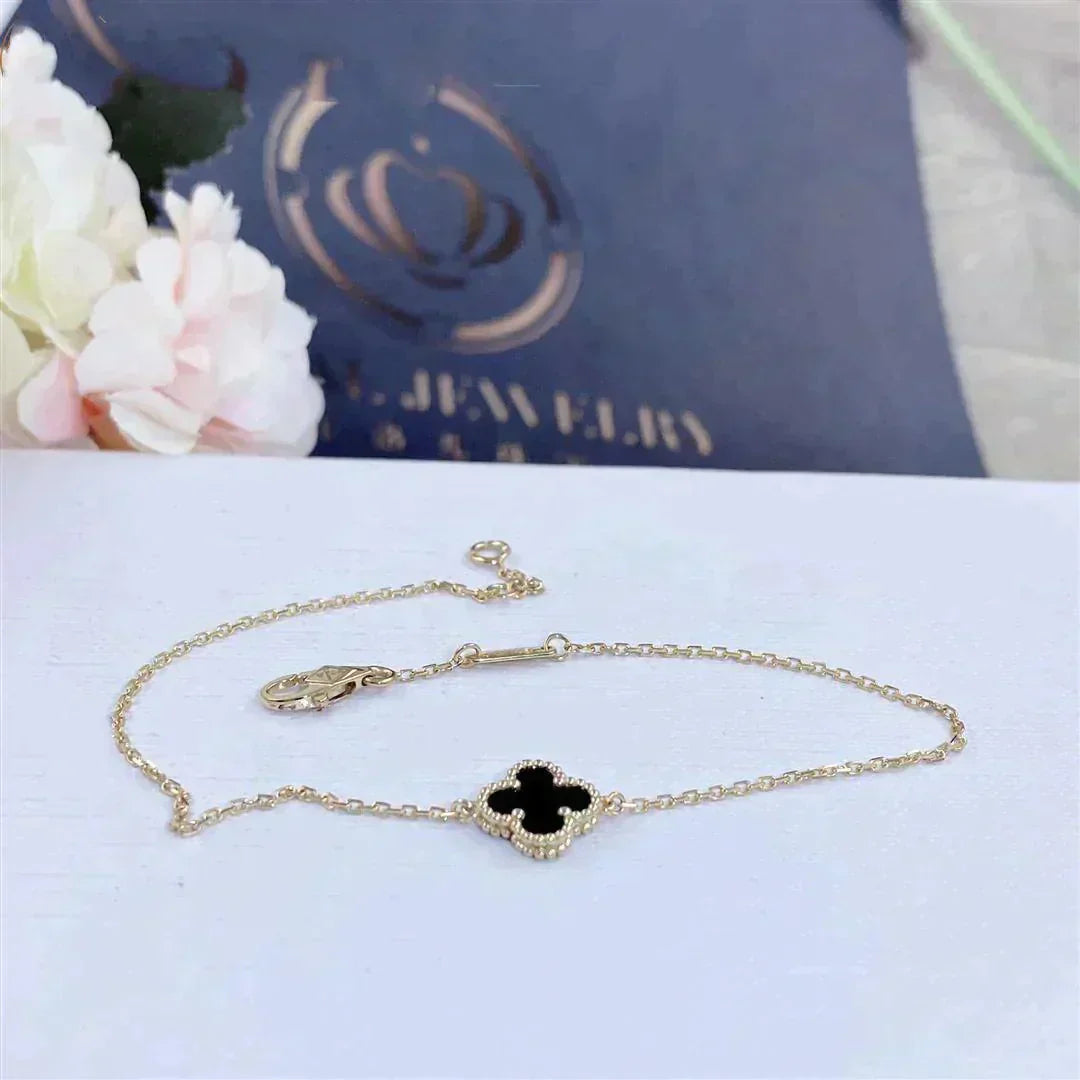 [ROYAL]CLOVER ONYX SINGLE FLOWER BRACELET