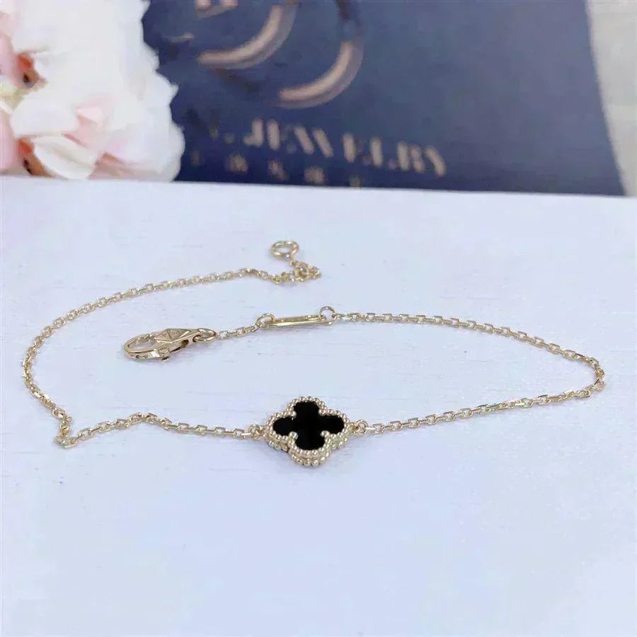 [ROYAL]CLOVER ONYX SINGLE FLOWER BRACELET