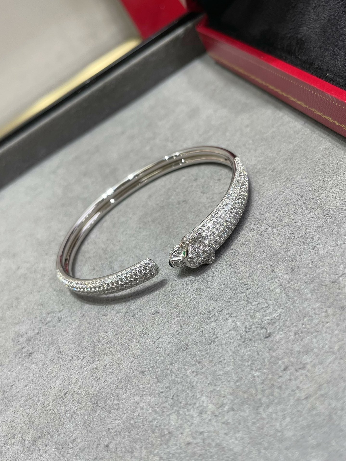 [ROYAL]PANTHERE FULL DIAMOND OPEN BRACELET