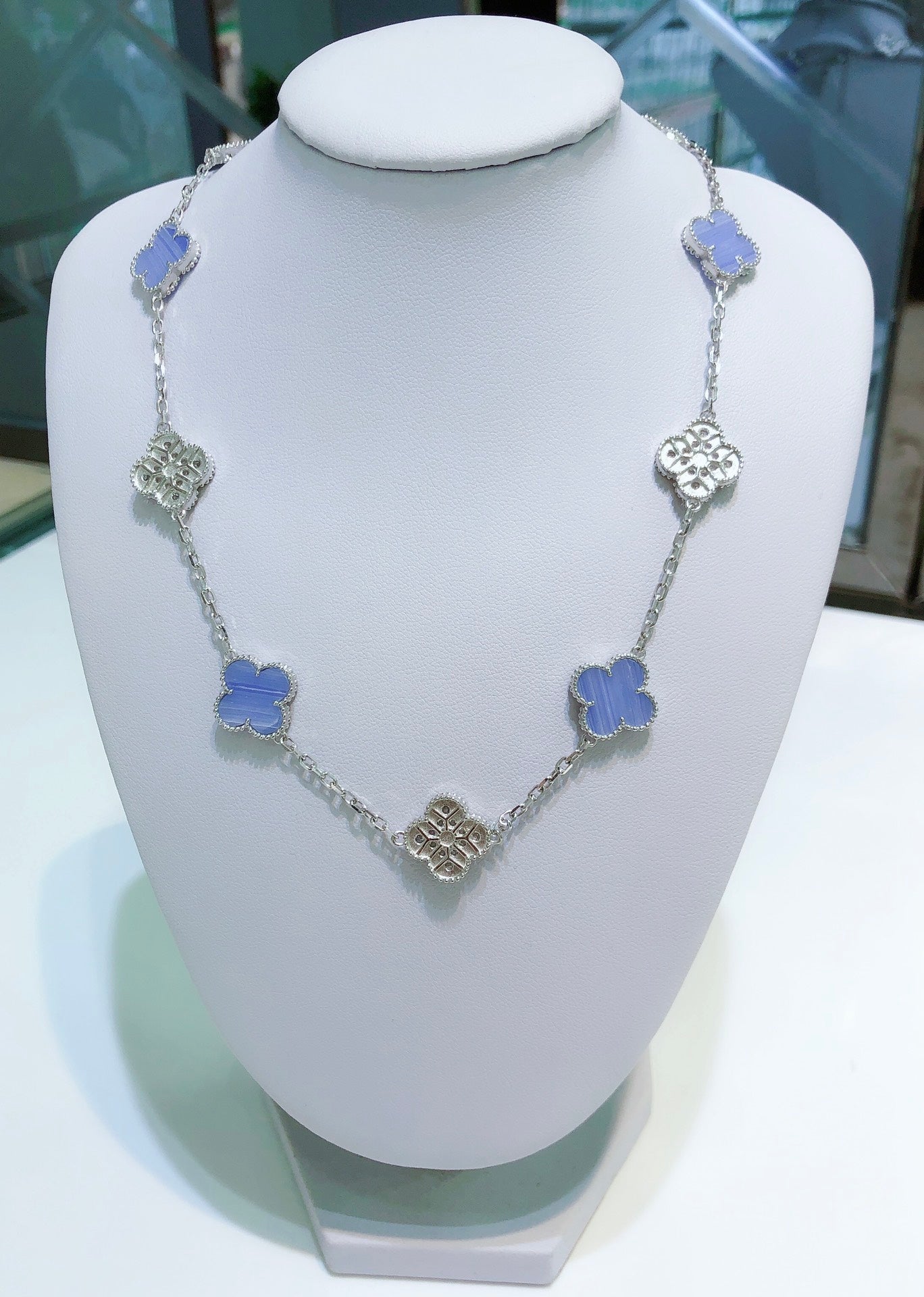 [Royal]CLOVER 10 MOTIFS CHALCEDONY DIAMONDS SILVER NECKLACE