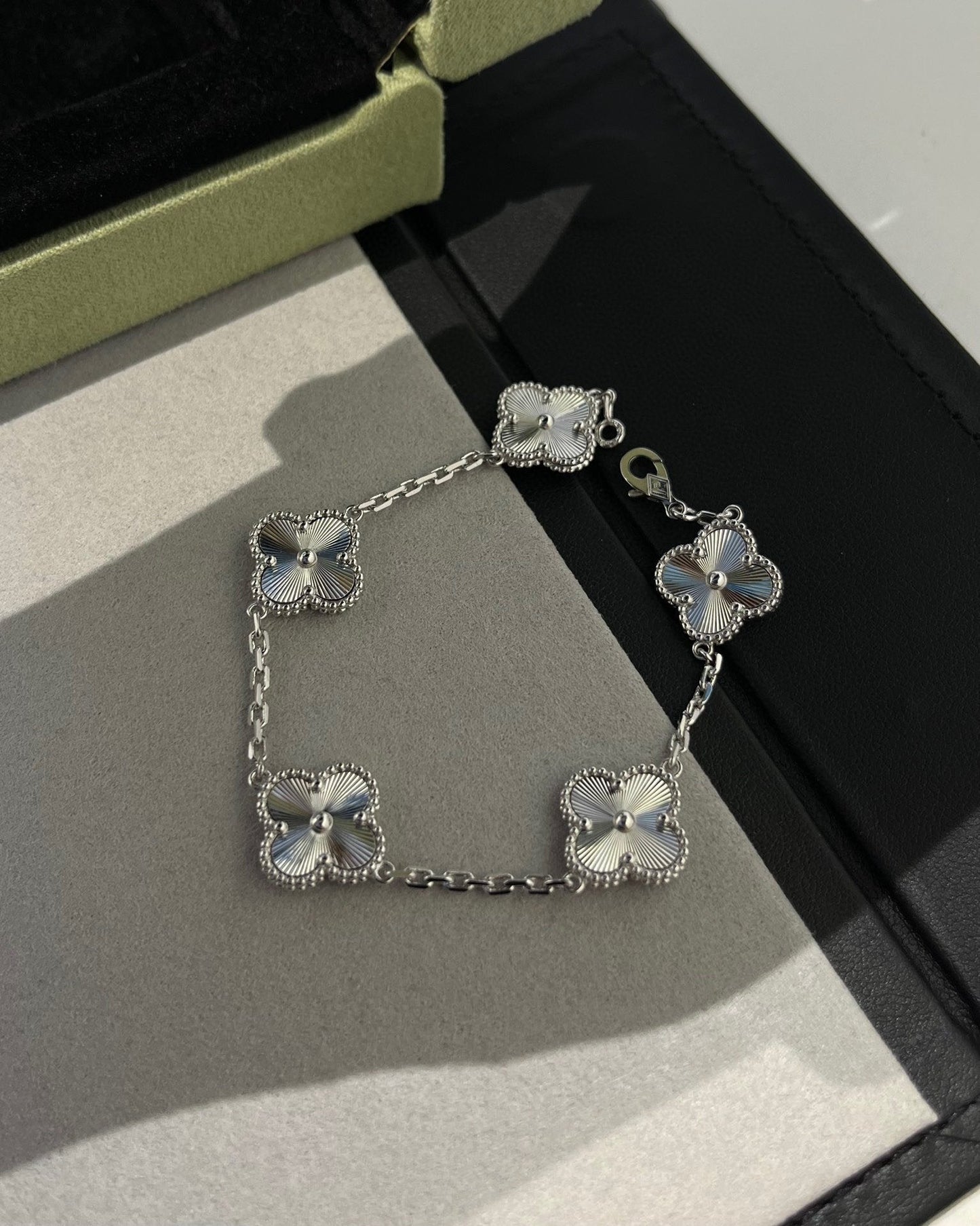 [ROYAL]CLOVER SILVER 5 MOTIFS BRACELET